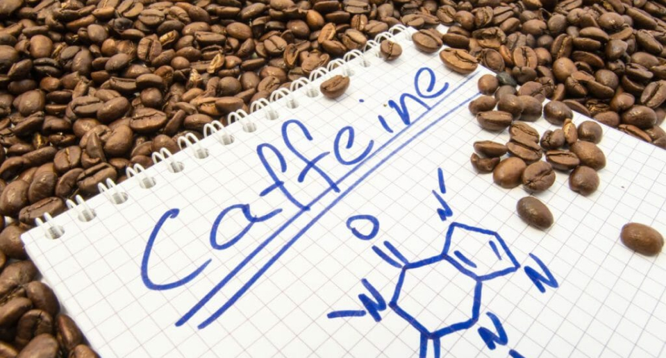 Wat doet cafeïne eigenlijk in ons brein?