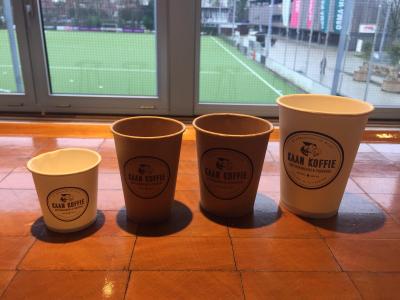 Lekkere koffie in de vernieuwde keuken van de Amsterdamse Hockey & Bandy Club